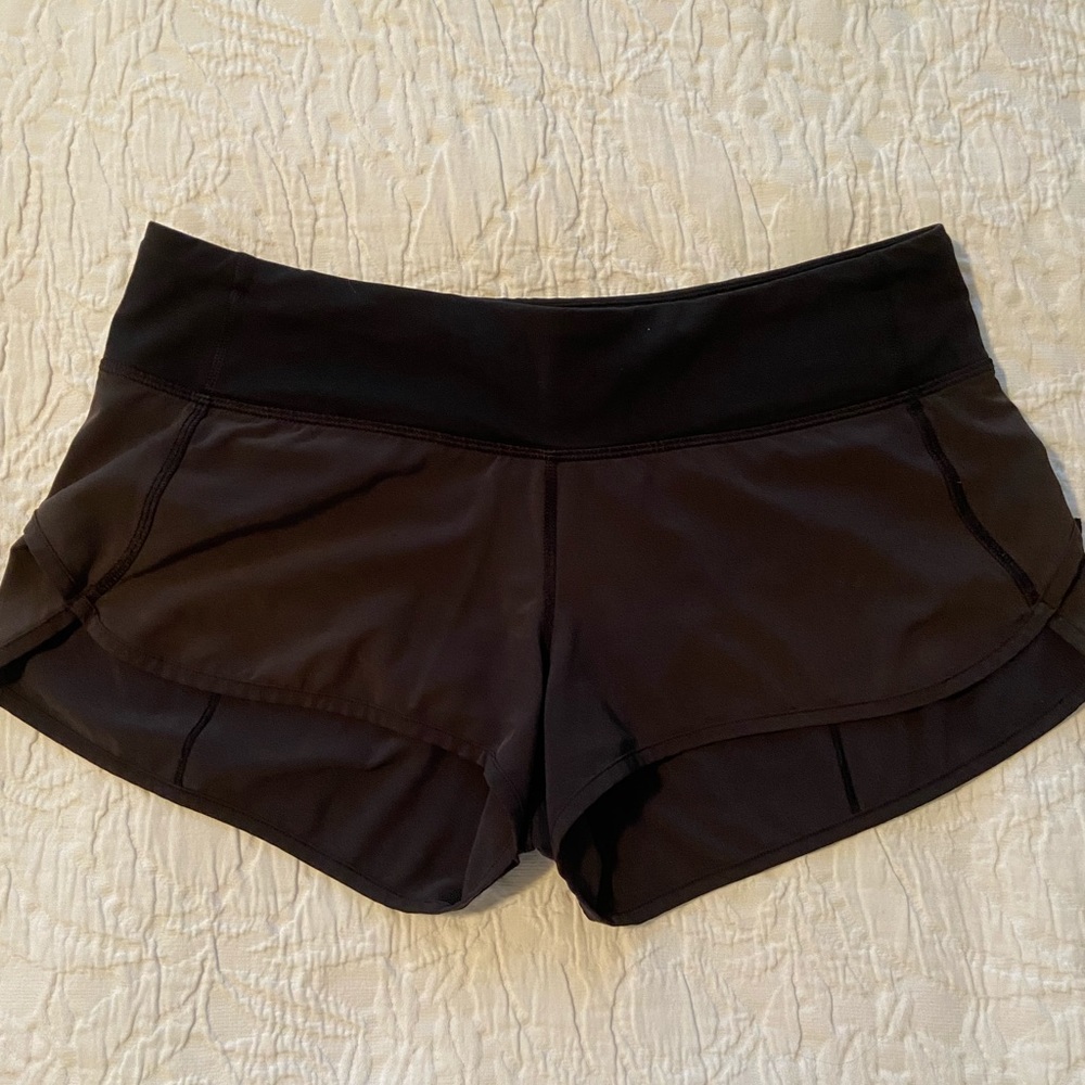 LULULEMON SPEED UP SHORT SZ 6